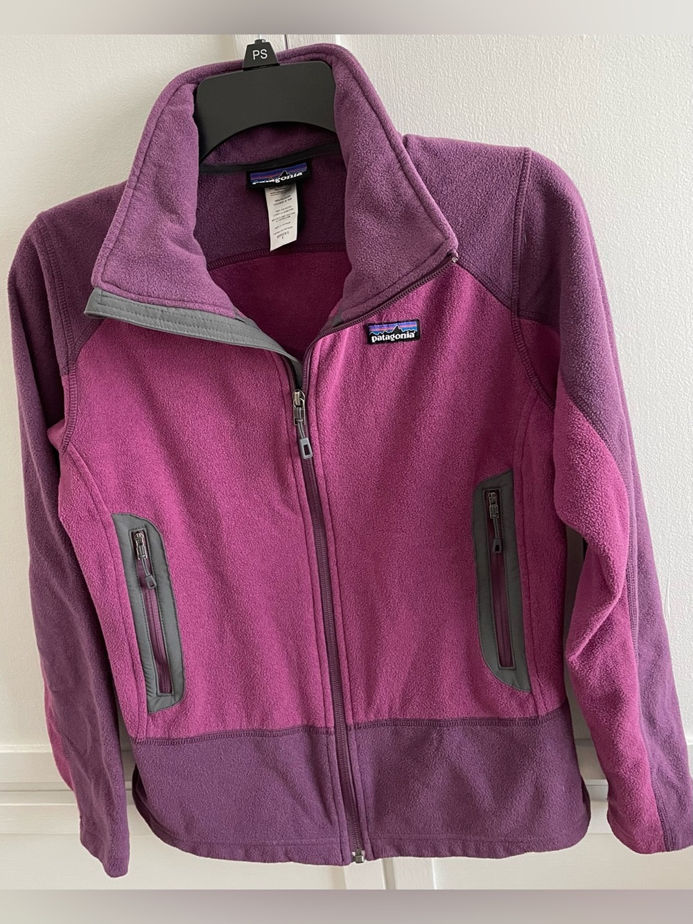 Patagonia Two-Tone Plum and Magenta Fleece Jacket Size S Excellent Shape